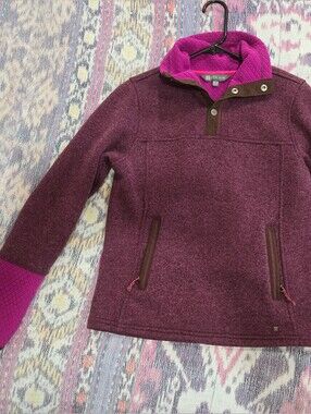 Title Nine Purple Pullover with Fuchsia Lined Collar & Sleeves